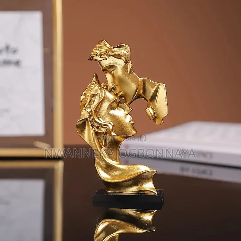 Lovers Statue Mini Resin Crafts