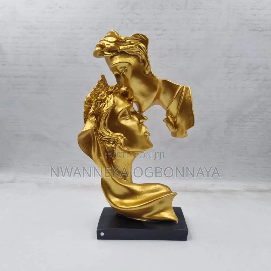 Lovers Statue Mini Resin Crafts