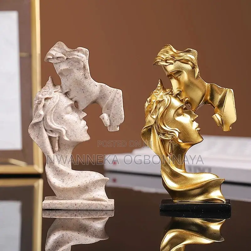 Lovers Statue Mini Resin Crafts