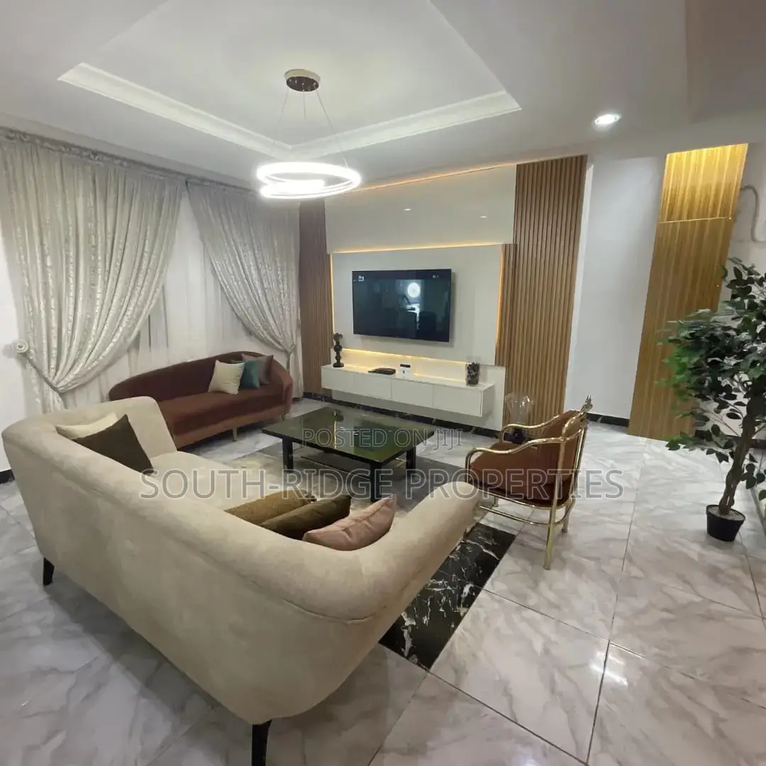 Exquisitely Furnished 2-Bedroom Flat