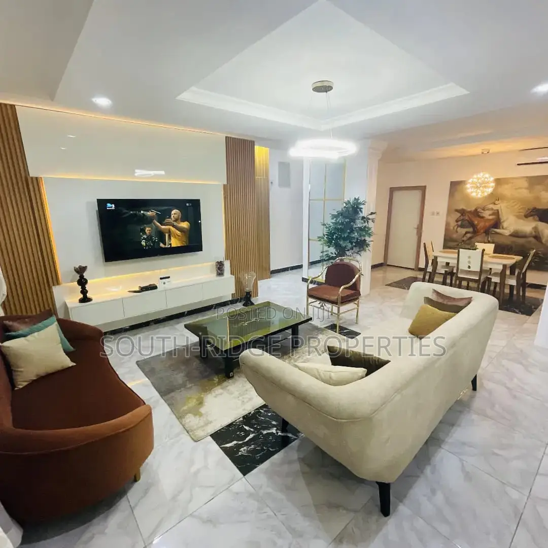 Exquisitely Furnished 2-Bedroom Flat