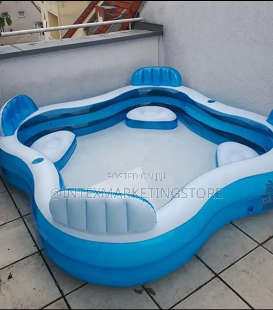 Intex Pool Swim Center Family Lounge