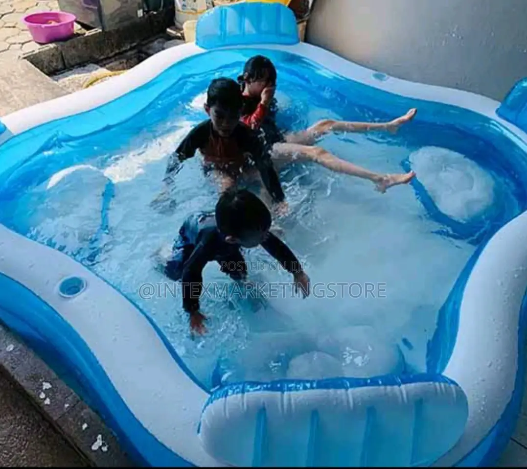 Intex Pool Swim Center Family Lounge