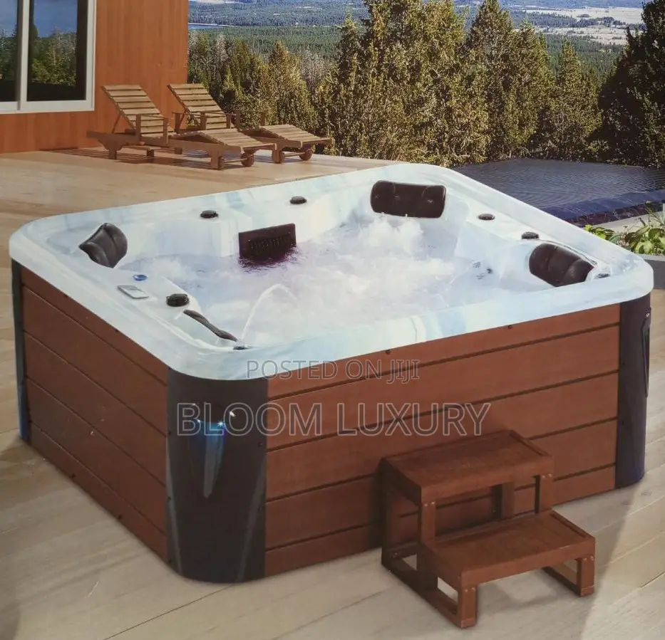 4 Seater Acrylic Spa Massage Jacuzzi Bathtub
