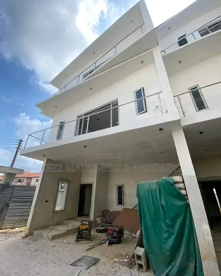 4bdrm Duplex in At Dr Peter Odili, Port-Harcourt for sale