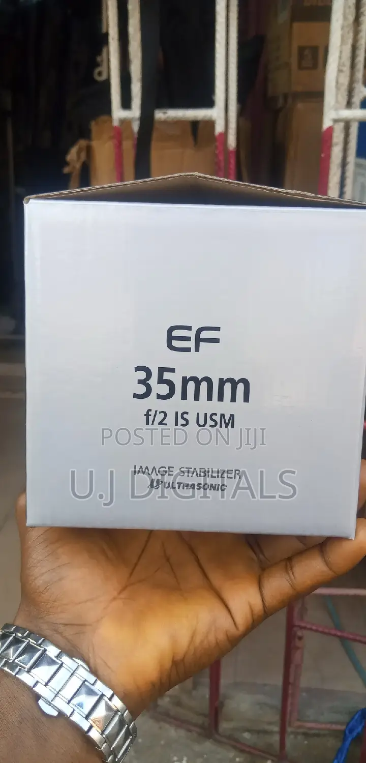 Canon EF 35mm F/2 Usm