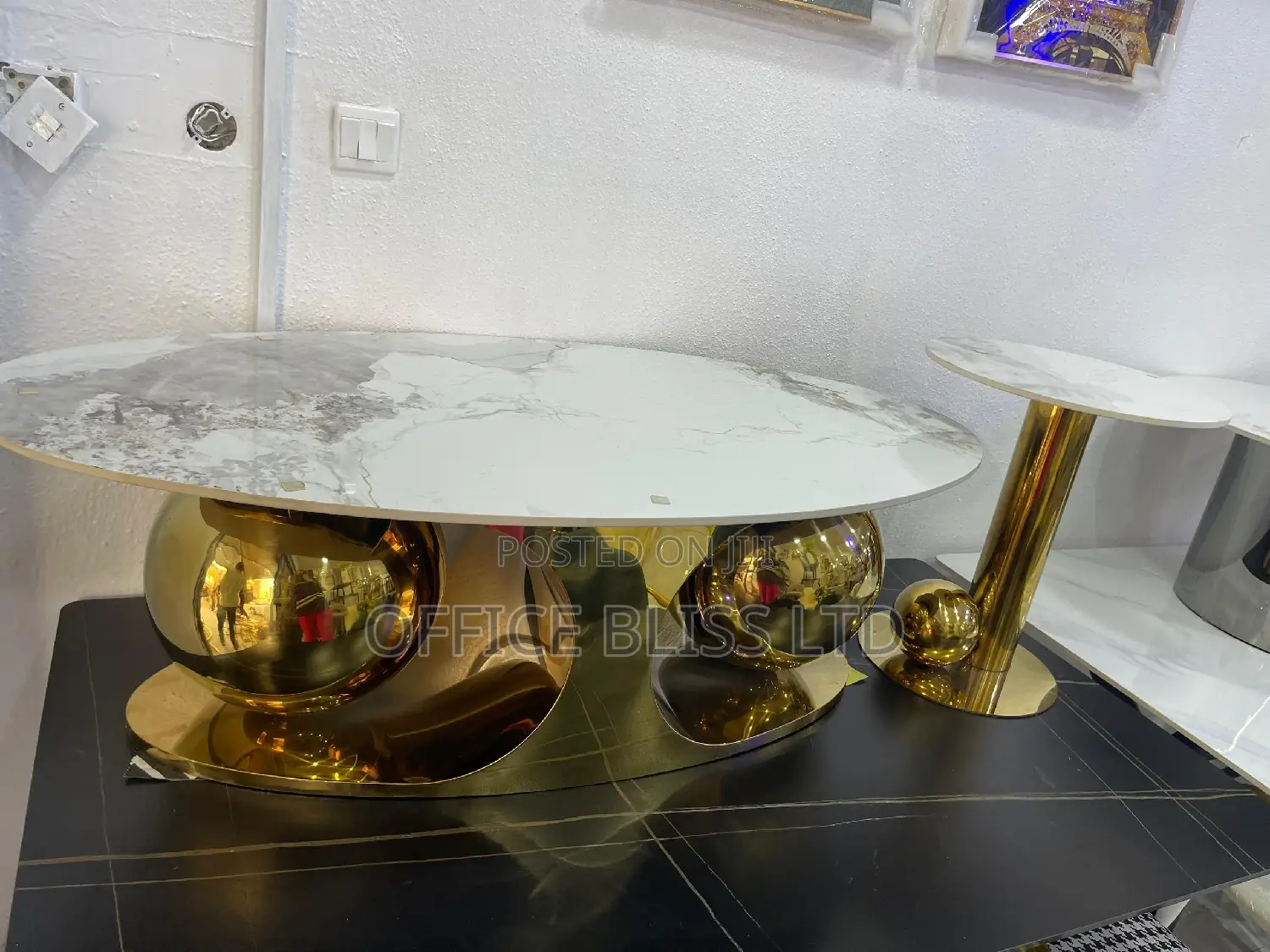 Luxury Italian Marble Center Table (Gold)Base