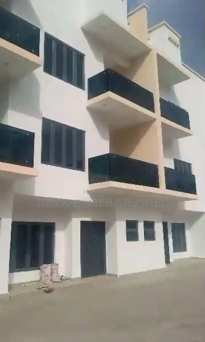 4bdrm Duplex in Guzape Main for sale