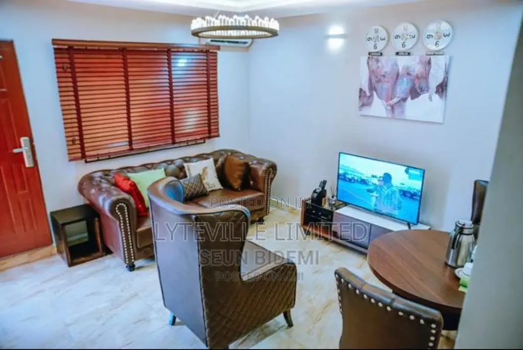 Luxurious 2-Bedroom, Sitting Area Compound
