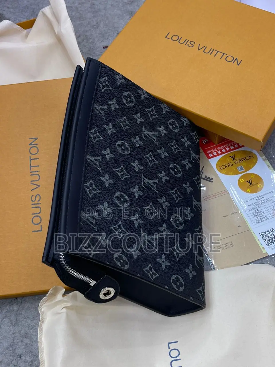 Original LOUIS VUITTON Clutches Bags Available in Store