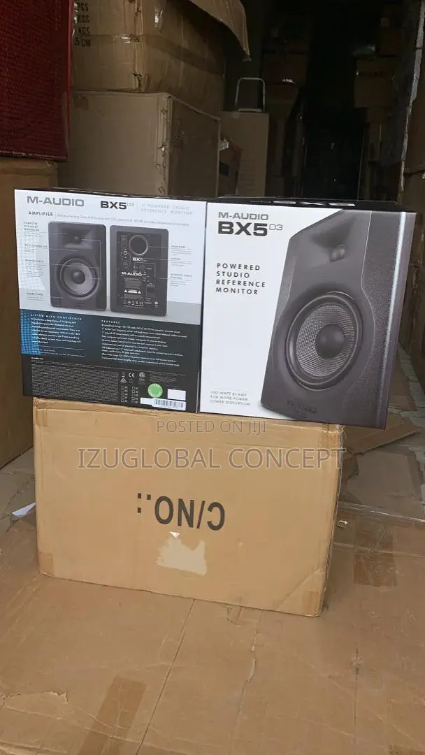 R M-audio Bx5 D3 5′′ 2-way Powered Studio Monitor Speakers