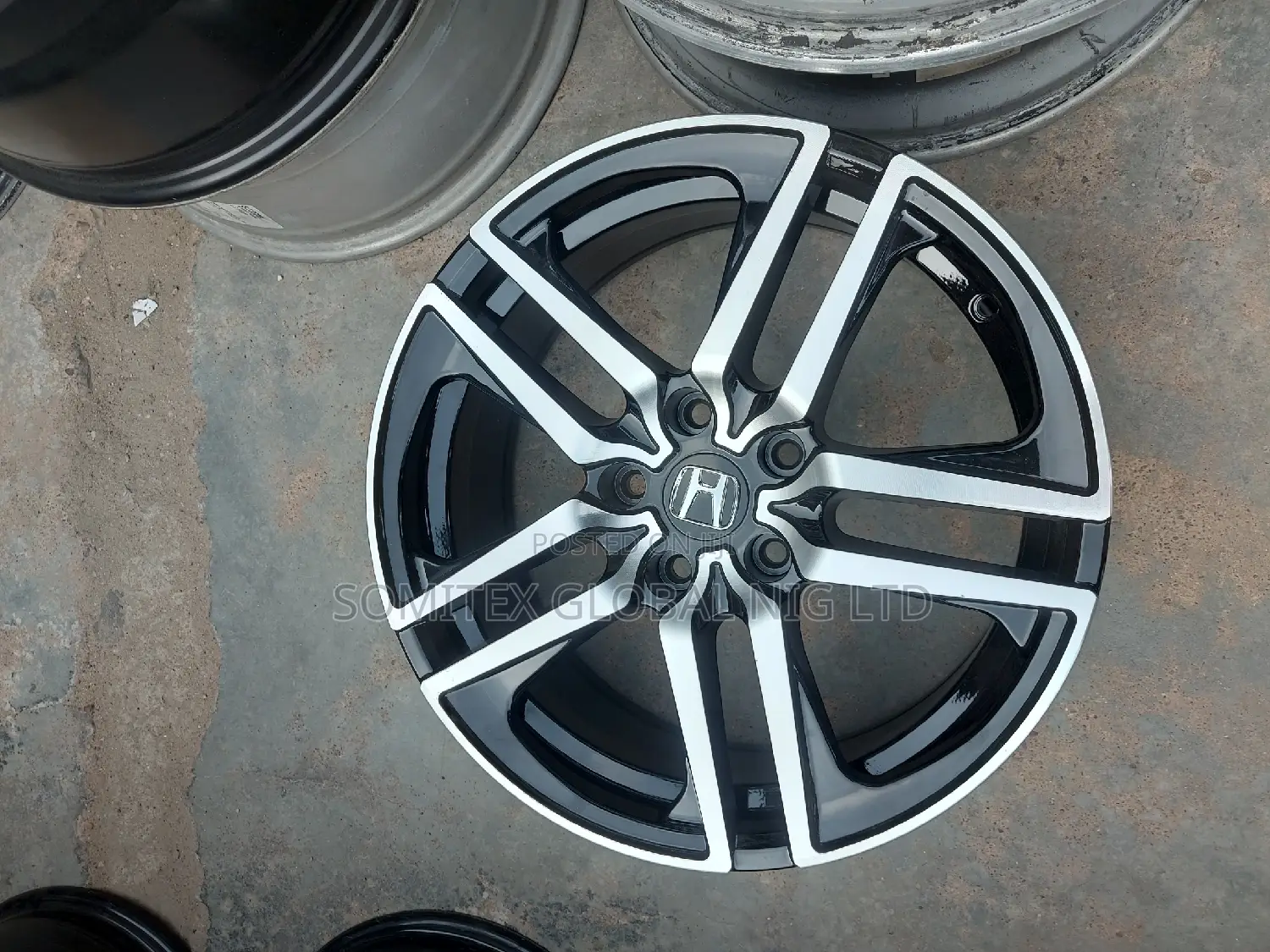 Honda Alloyed Rim!!