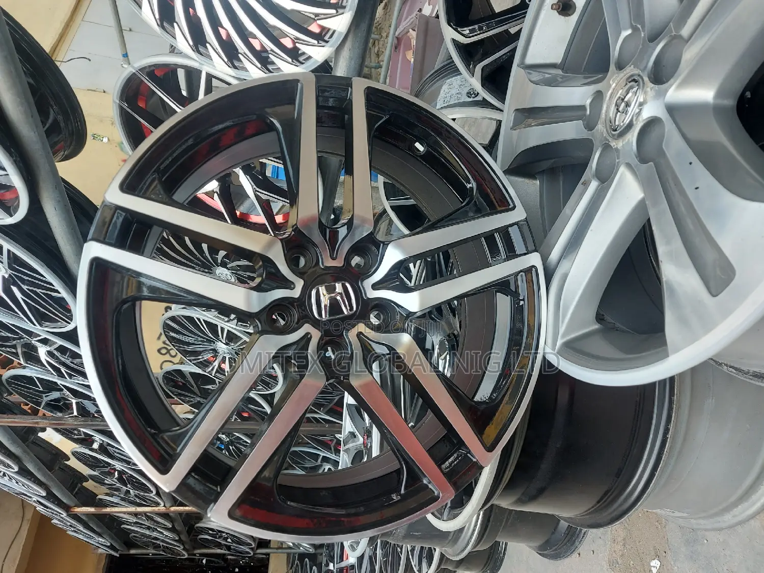 Honda Alloyed Rim!!
