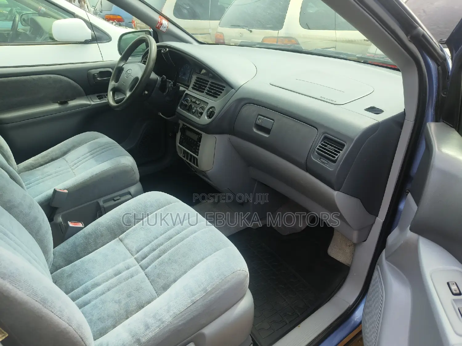Toyota Sienna LE 2002 Blue