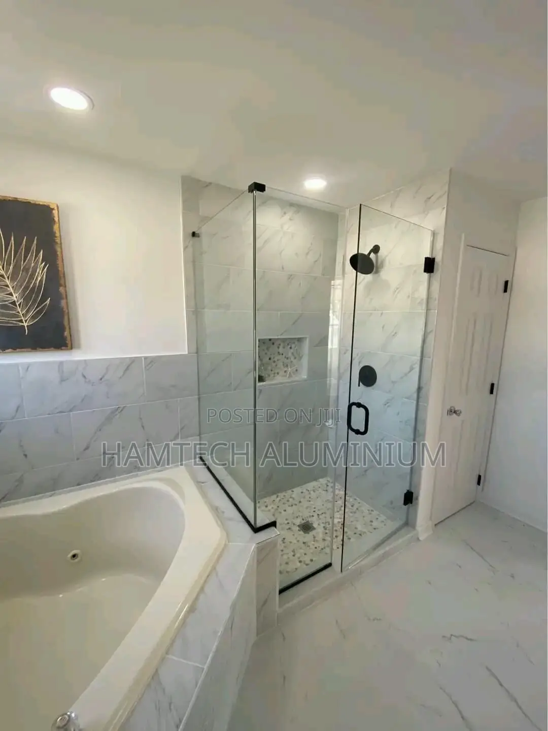 Modern Design of 10mm Thick Tempered Glass Shower