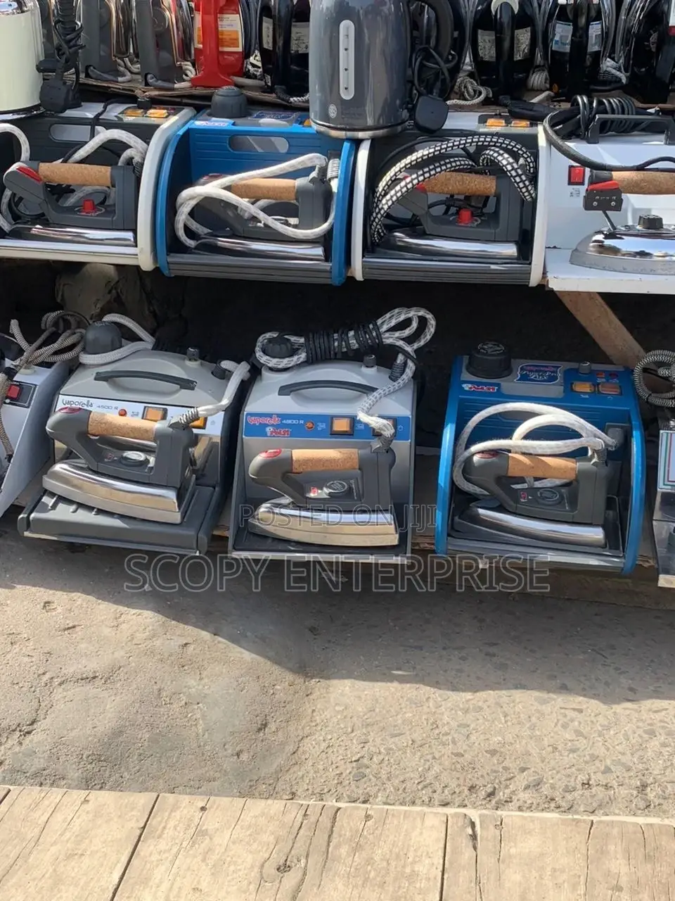 Industrial Steam Irons for Laundry and Fashion
