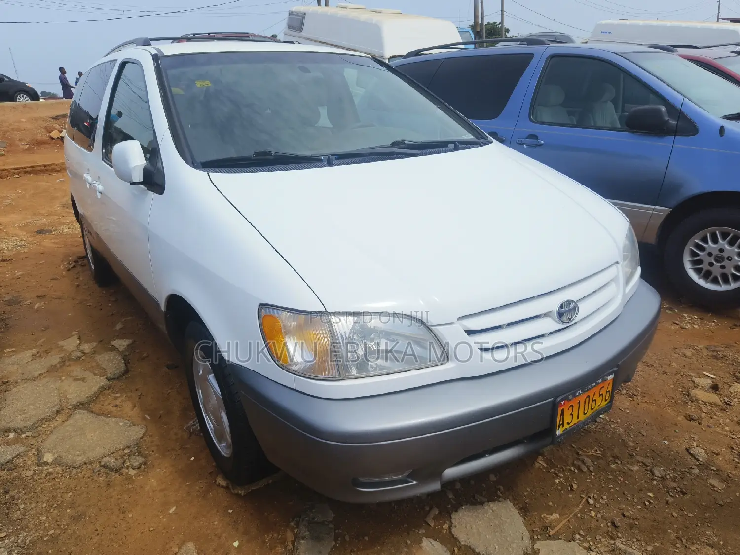 Toyota Sienna XLE 2002 White