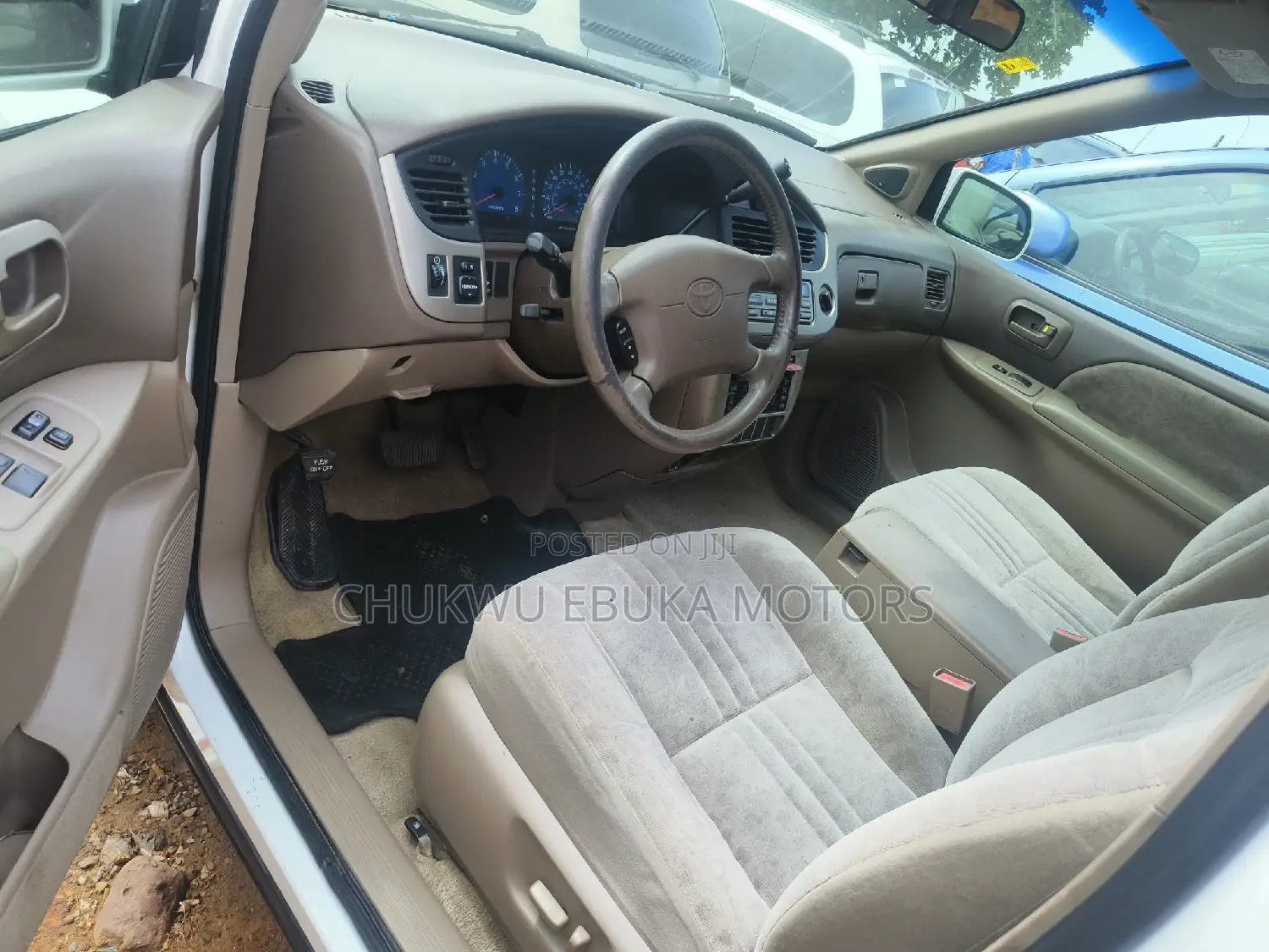 Toyota Sienna XLE 2002 White