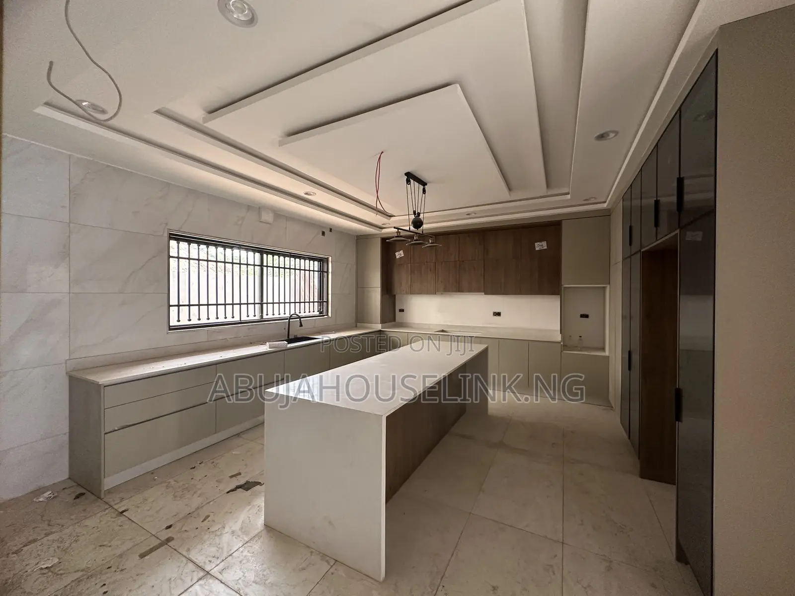 6bdrm Duplex in Guzape Abuja for sale