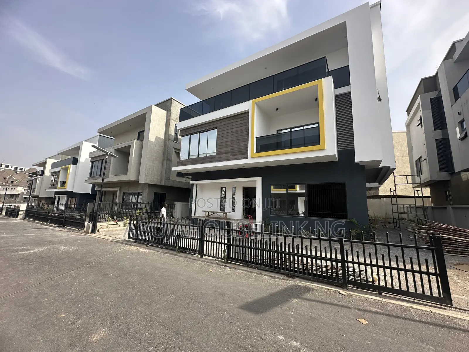6bdrm Duplex in Guzape Abuja for sale