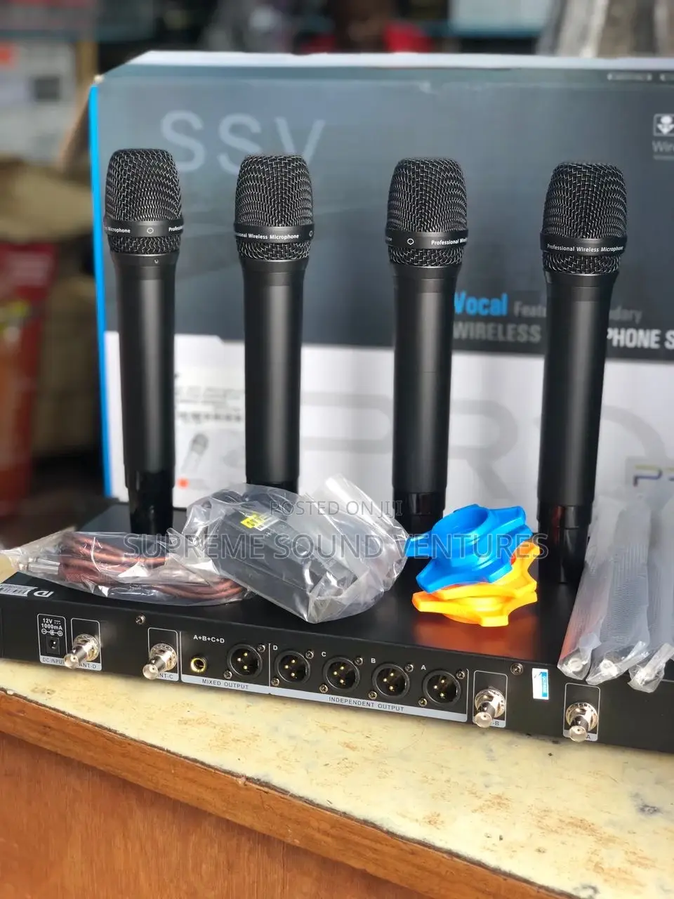 SSV 804 Handled 4 in 1 Wireless Microphone