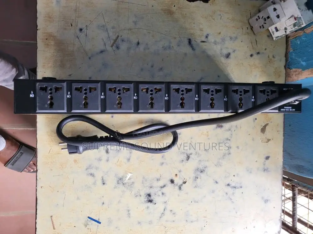 DBX Sr 326 Professional Power System