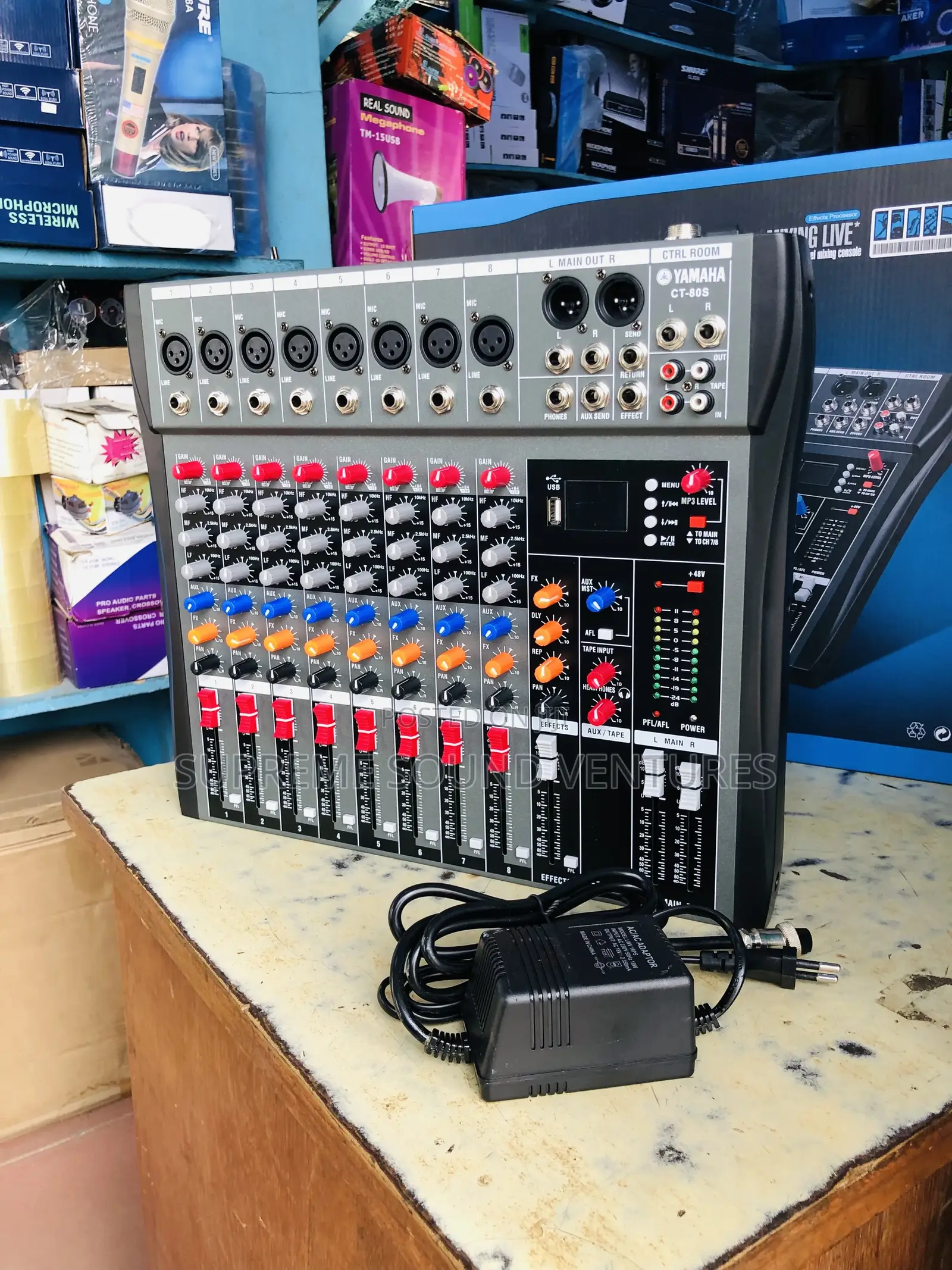 8 Channels Mixing Console
