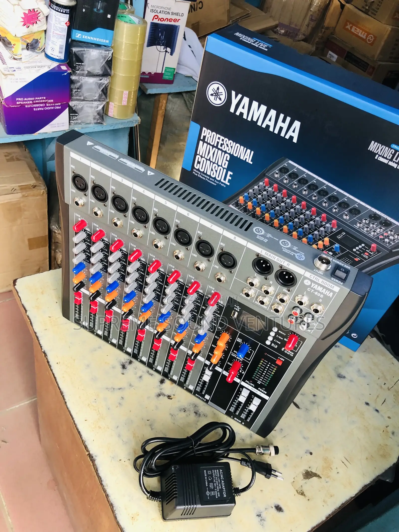 8 Channels Mixing Console