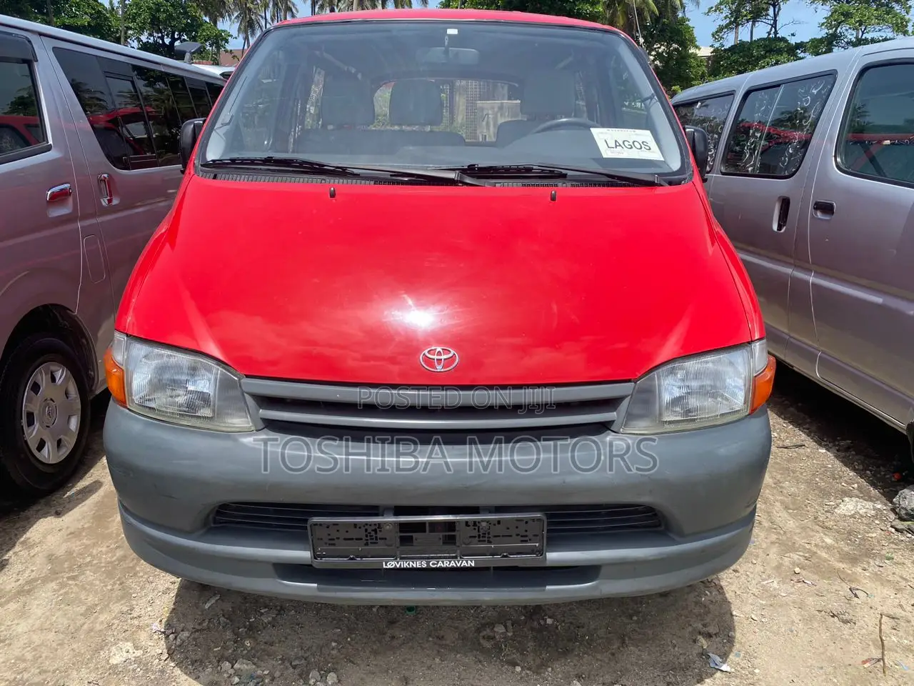 Toyota HiAce 2005 Red
