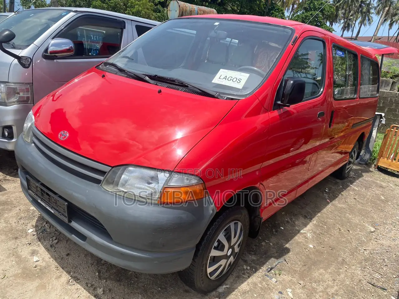 Toyota HiAce 2005 Red