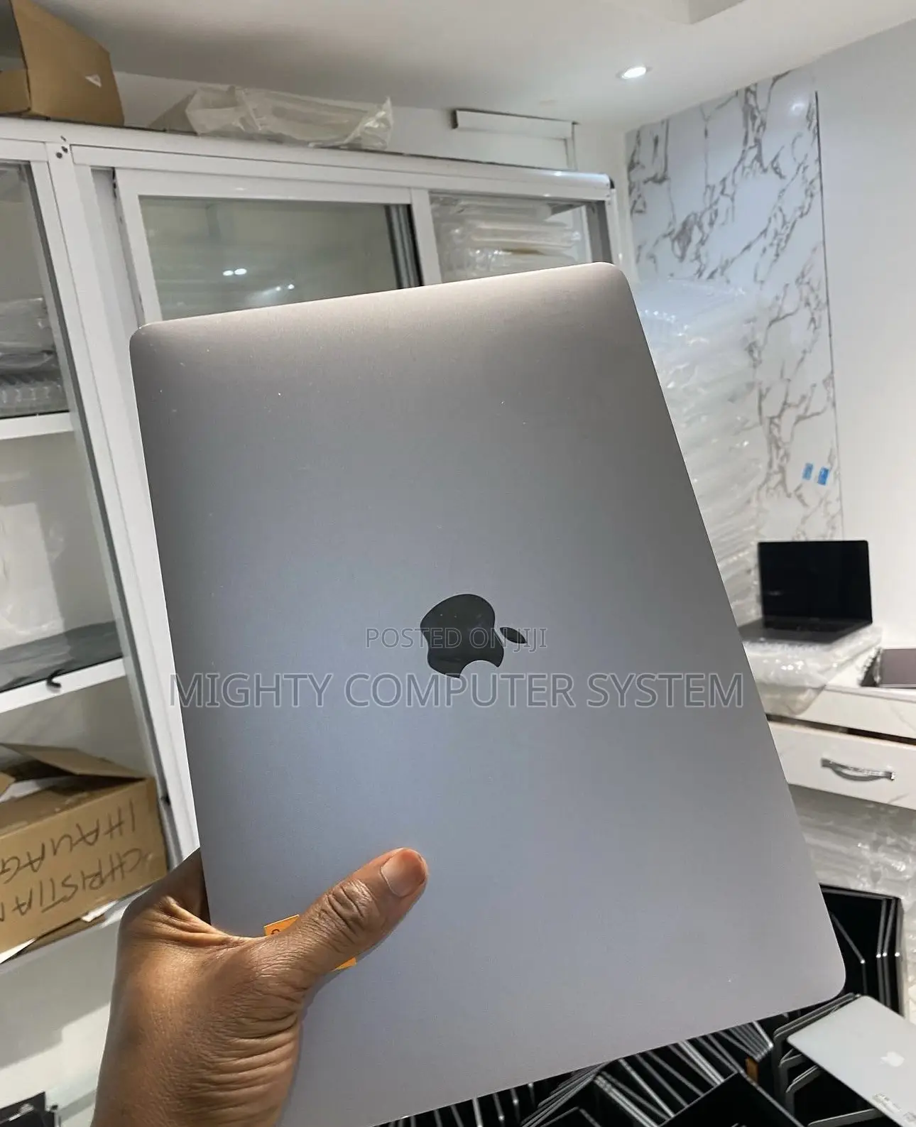 Laptop Apple MacBook Pro 2020 M1 16GB Apple M1 SSD 256GB