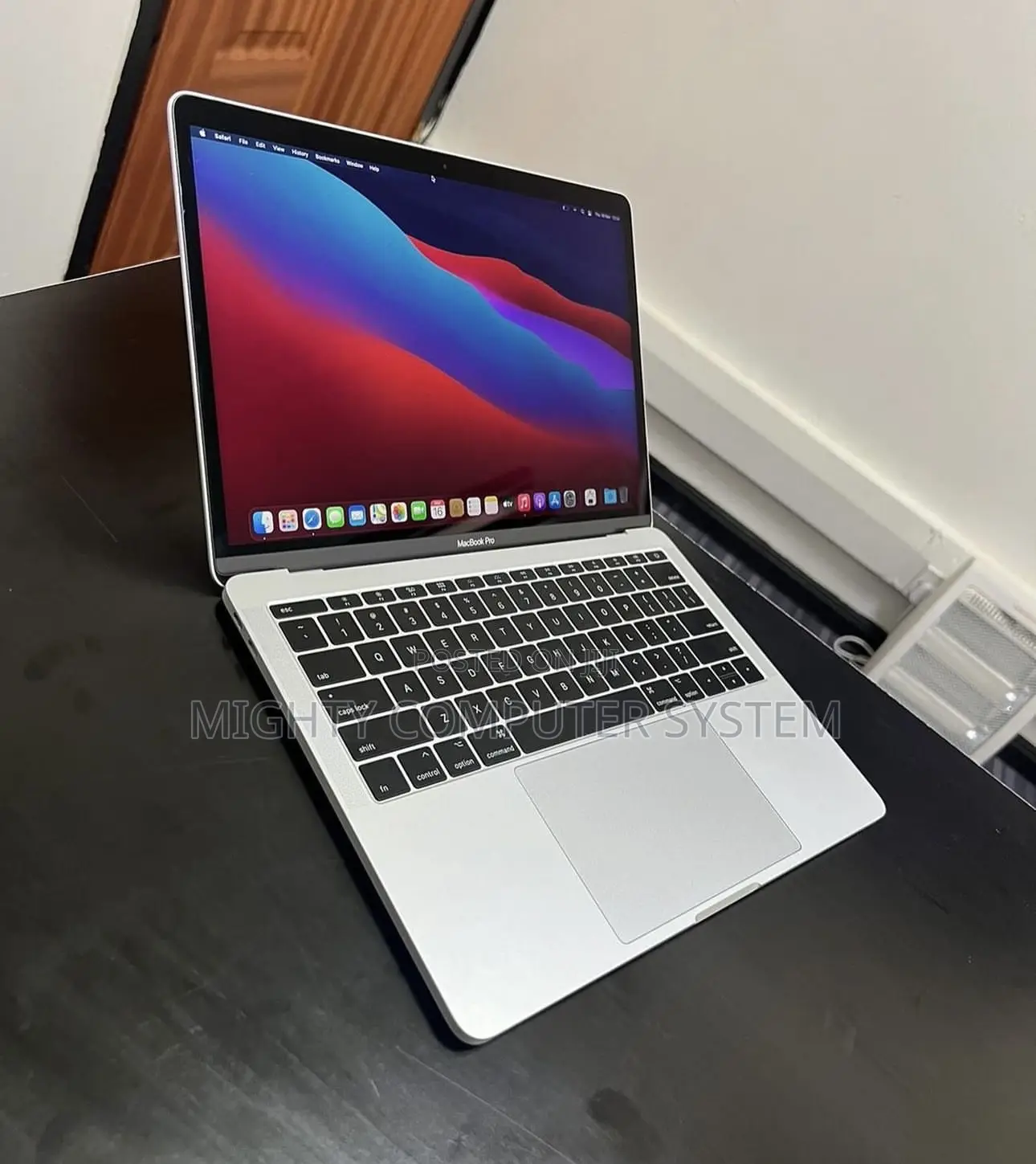 Laptop Apple MacBook Pro 2017 8GB Intel Core i5 SSD 256GB