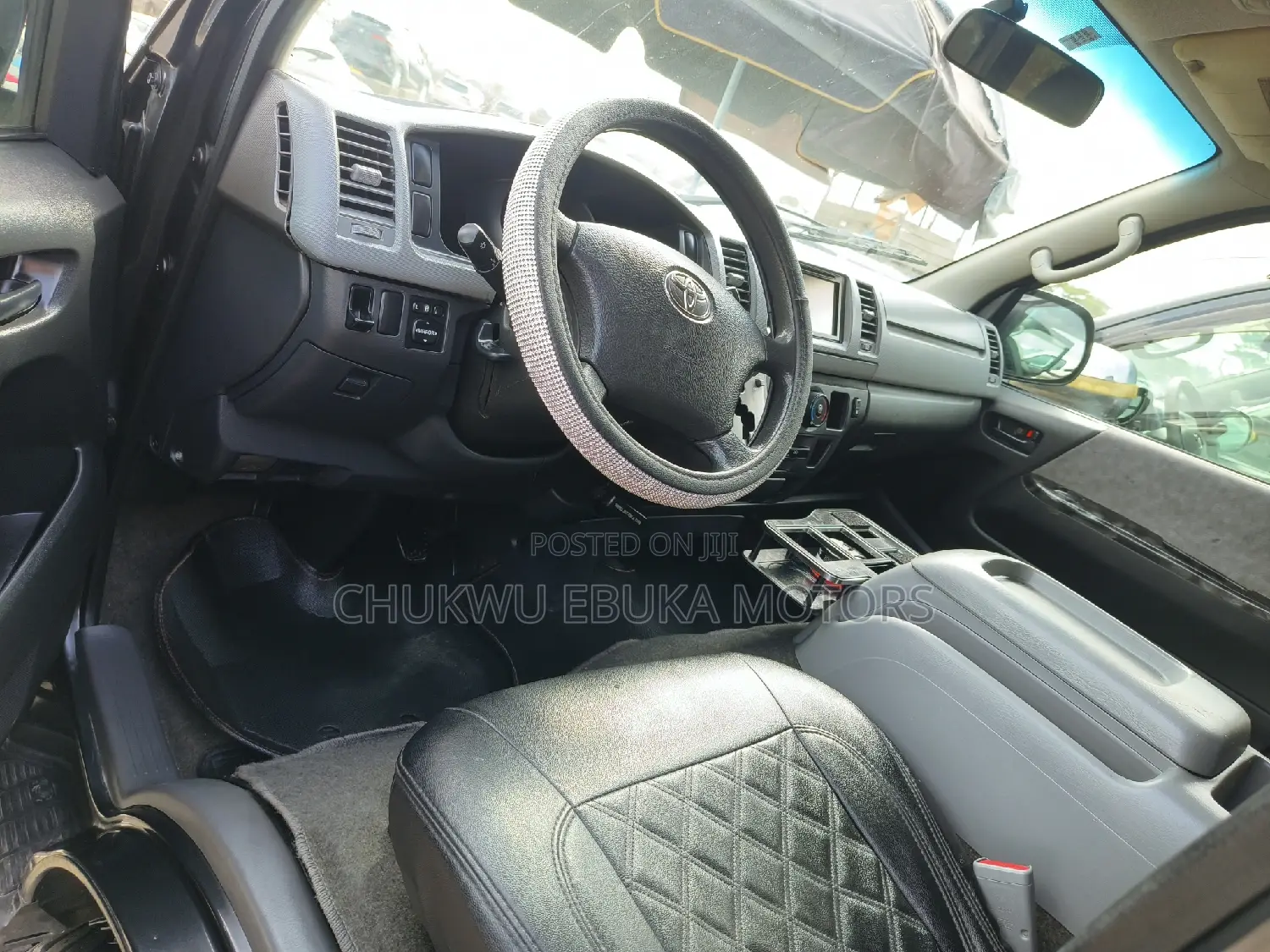 Toyota HiAce 2013 Black