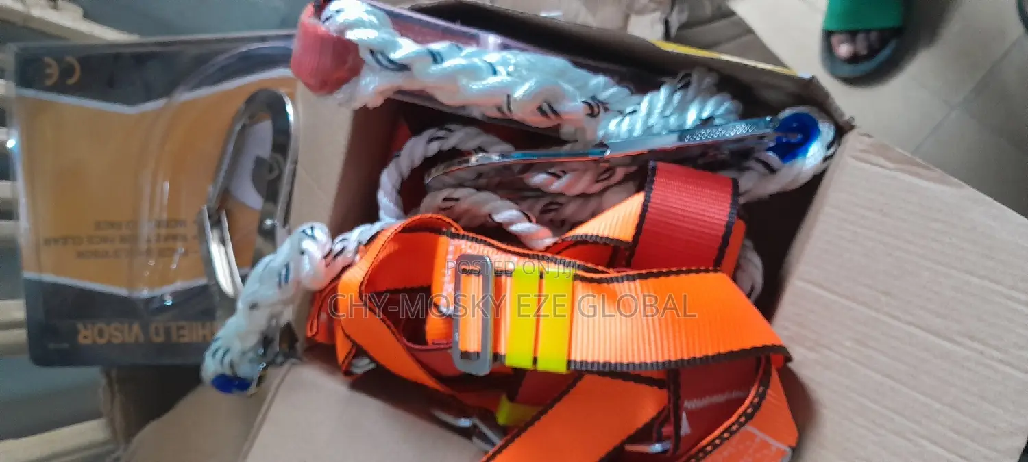 Safety Harness Belt With Double Lanyard