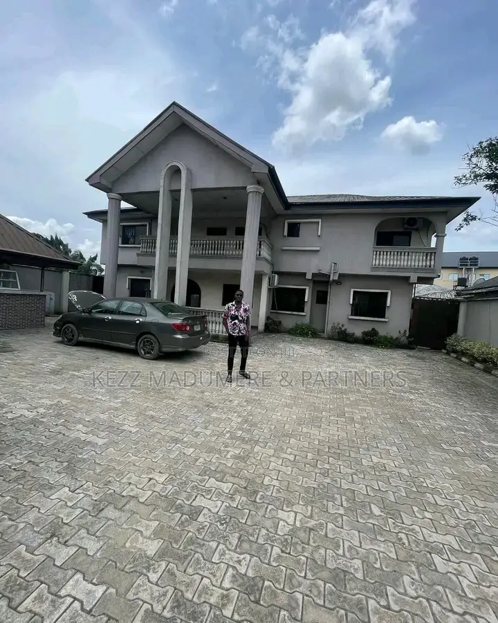 For Sale : 10 Rooms Hotel