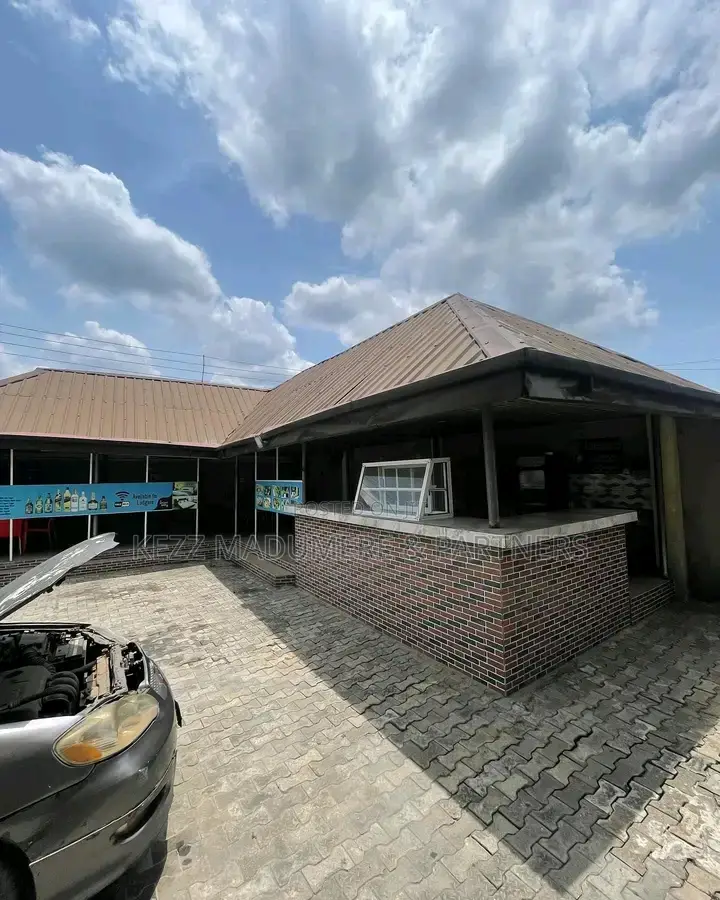 For Sale : 10 Rooms Hotel