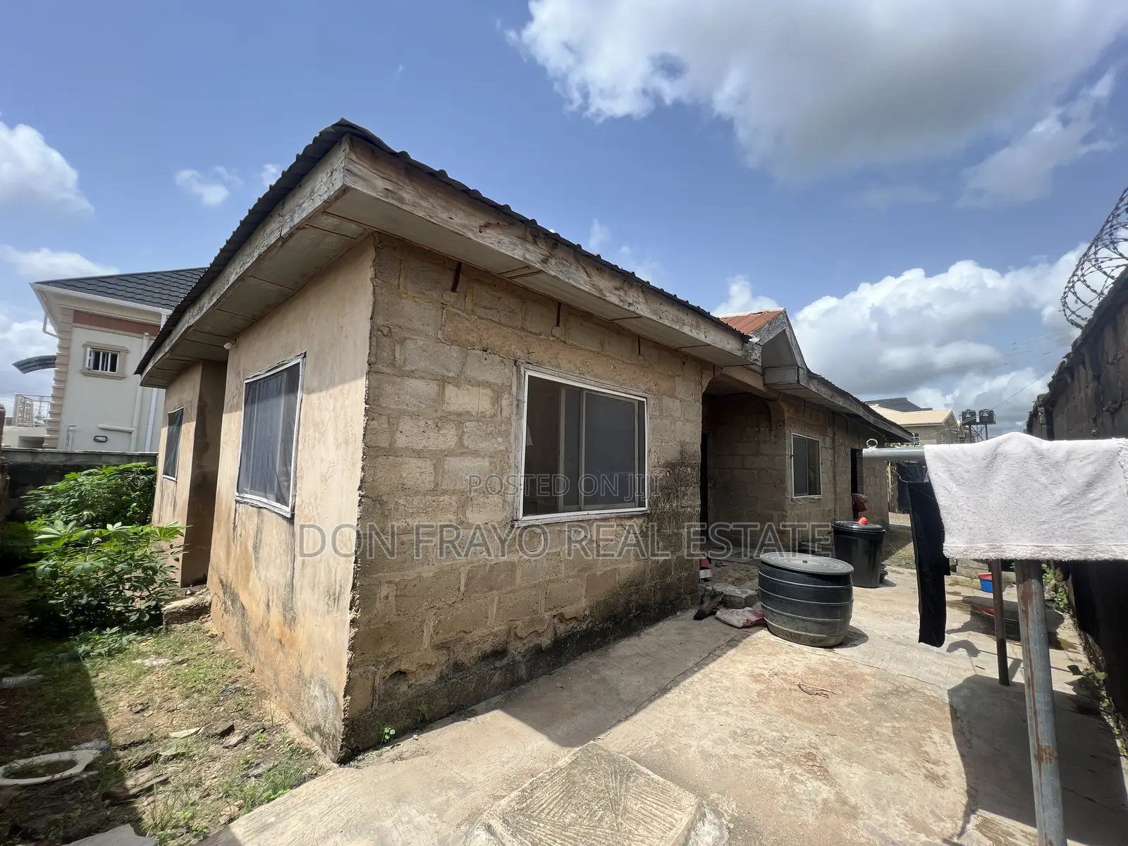 4bdrm Bungalow in Ile Tuntun Area, Idishin for sale