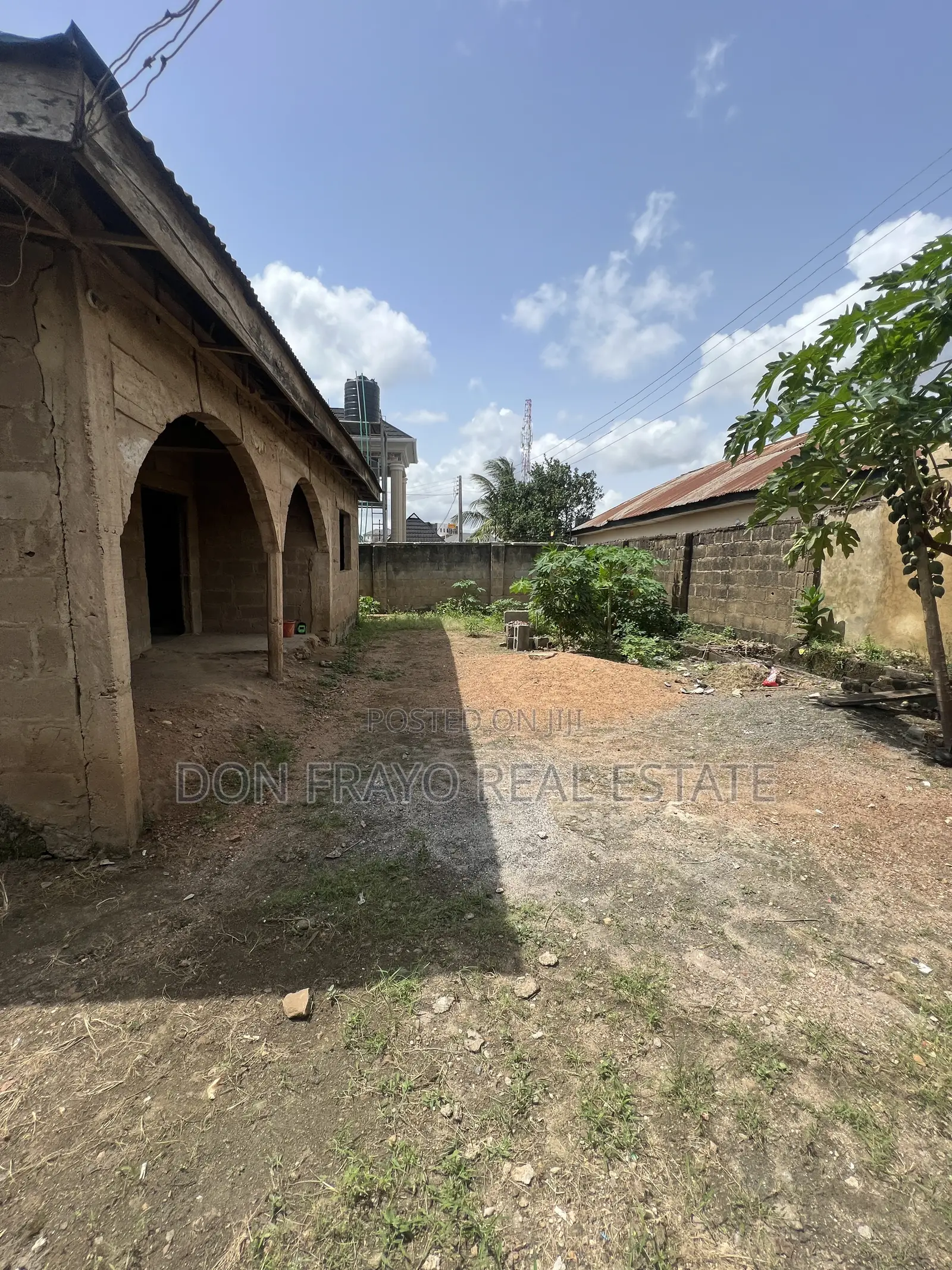 4bdrm Bungalow in Ile Tuntun Area, Idishin for sale