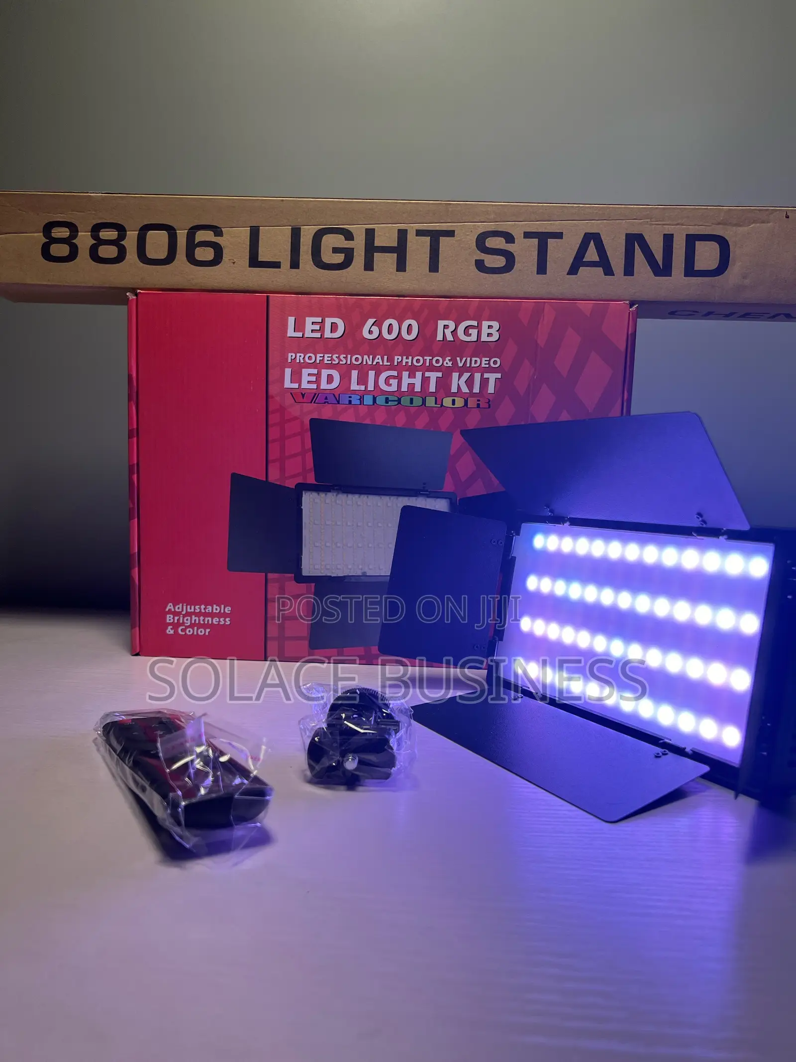 LED 800 White/Warm and RGB LED Light Kit - Varicolor