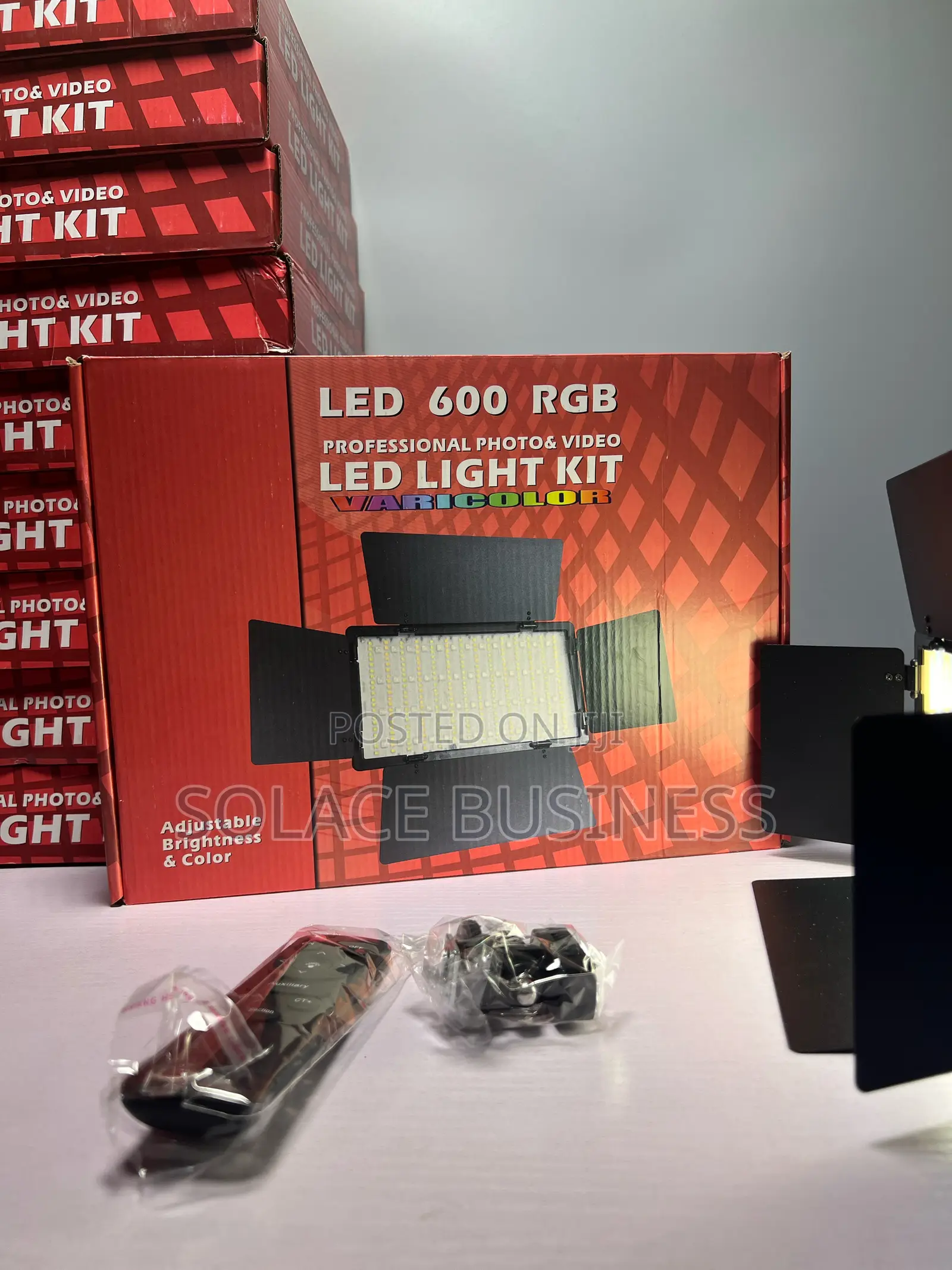 LED 800 White/Warm and RGB LED Light Kit - Varicolor