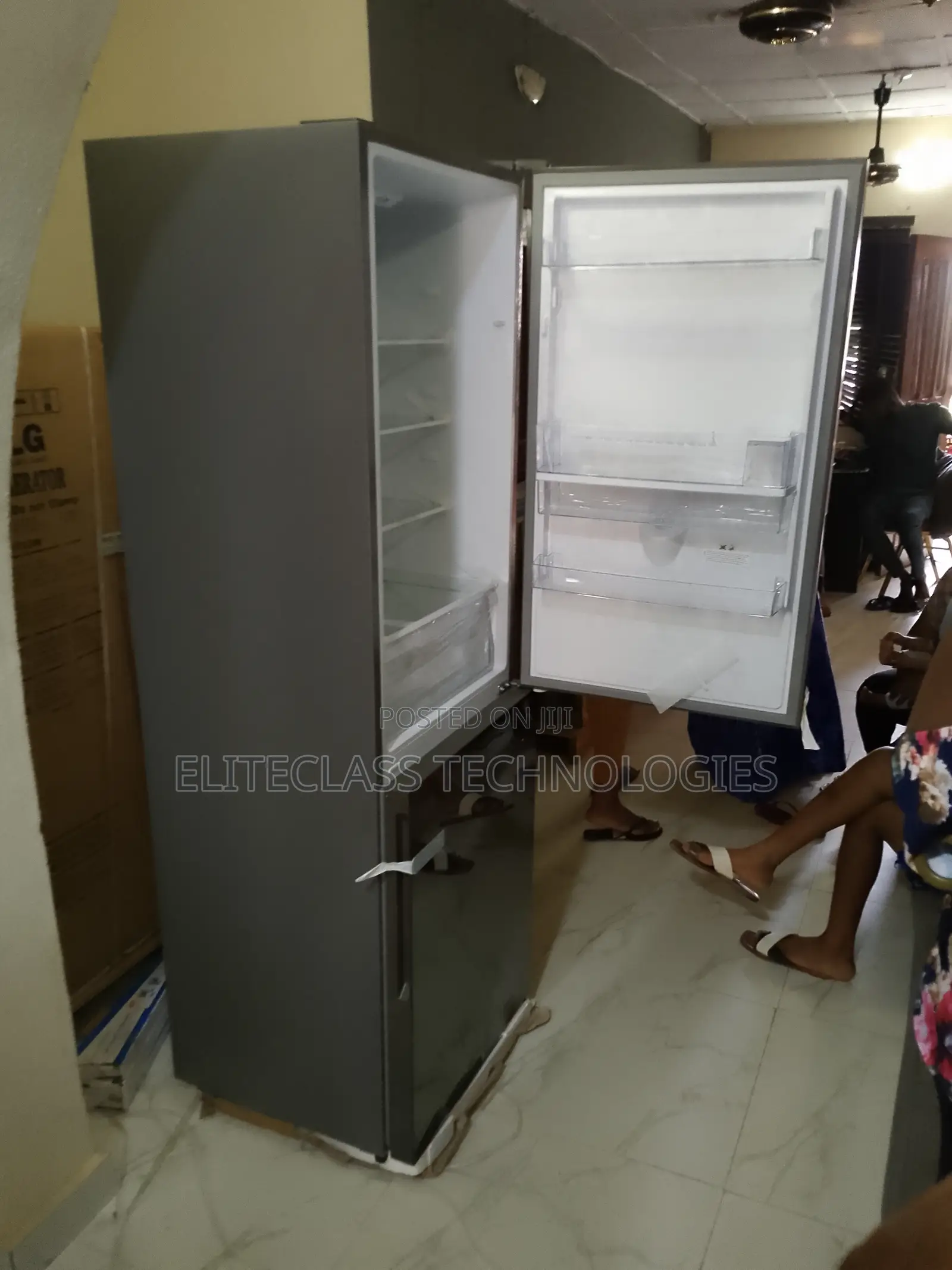 Best Selling Hisense 308DR Refrigerator 300liters.