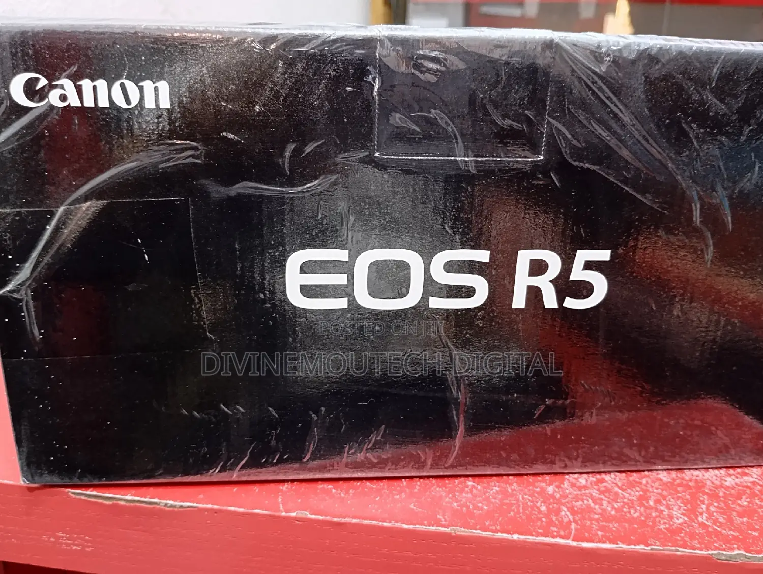 Canon R5 Full Frame Mirror Less Cameras 45megapixel