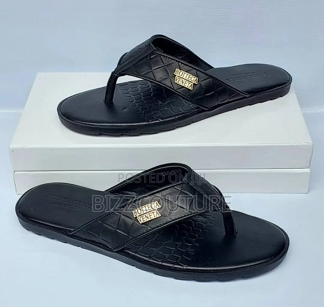 Original BOTTEGA VENETA Slippers Available in Store