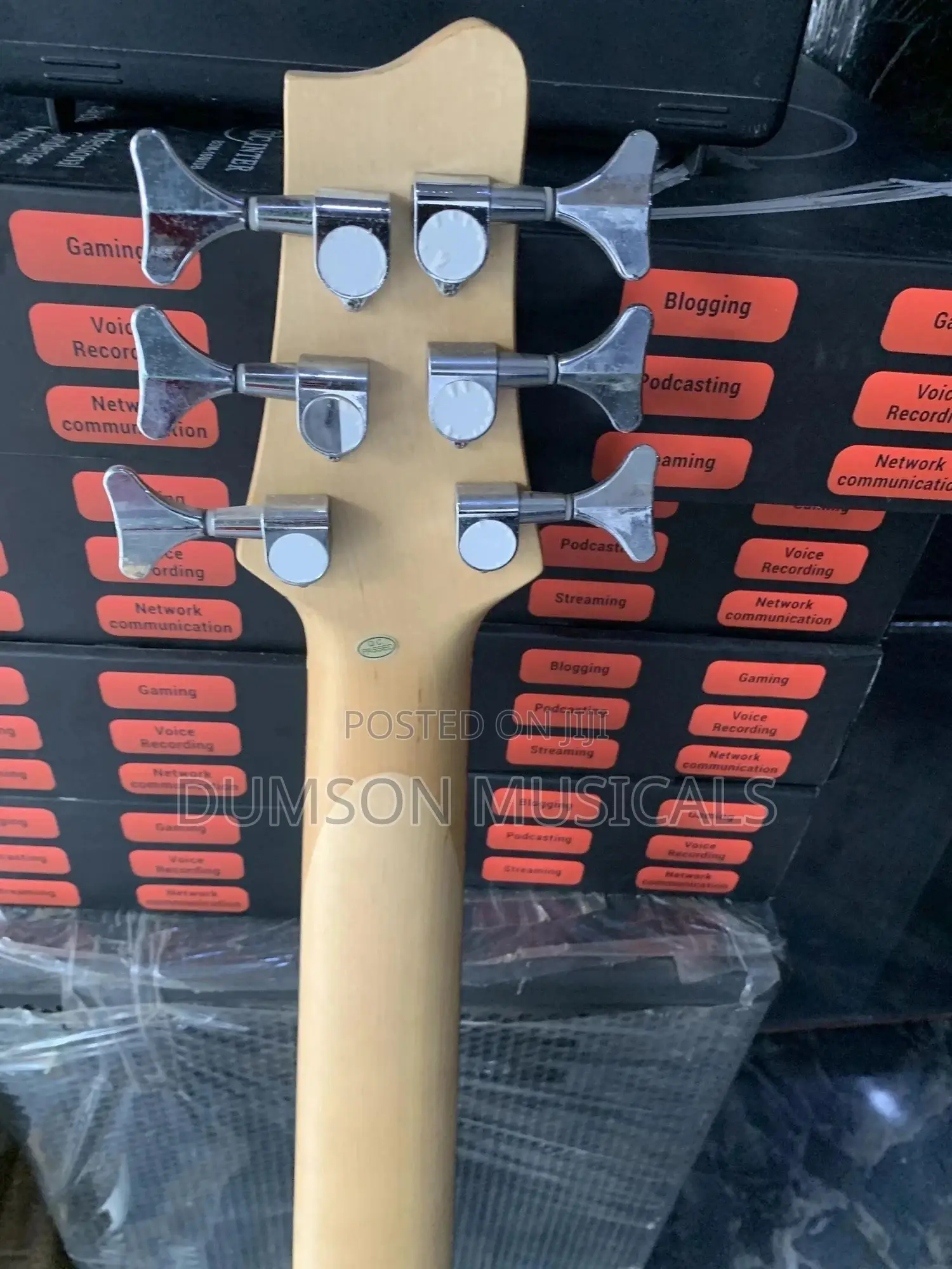 6 Strings Active Bass Guitar