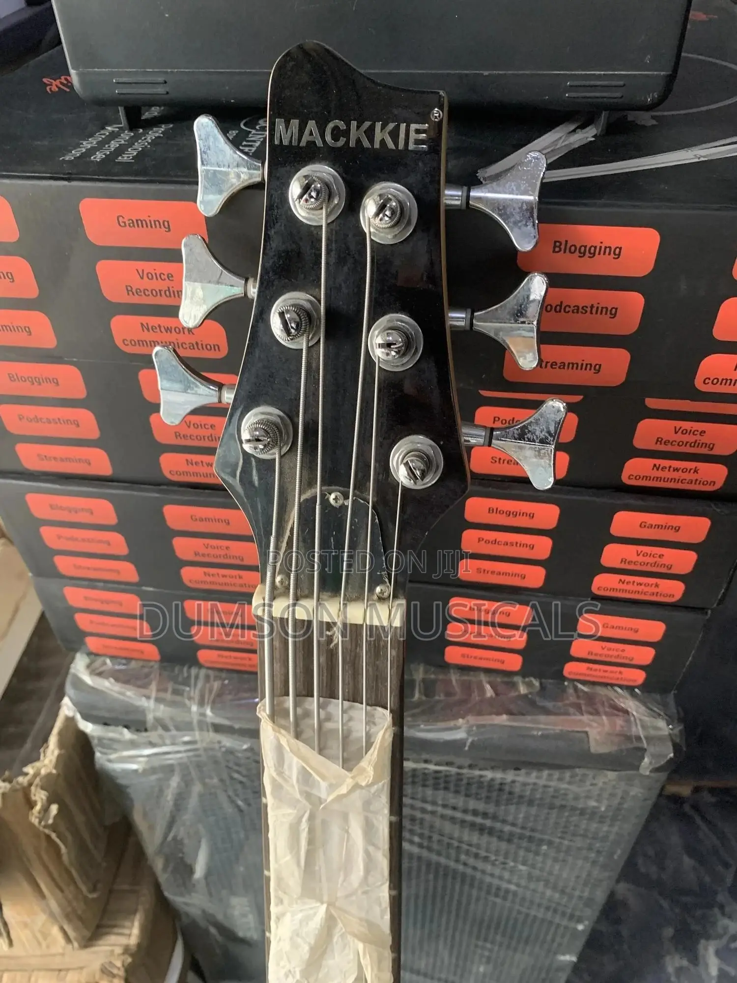 6 Strings Active Bass Guitar