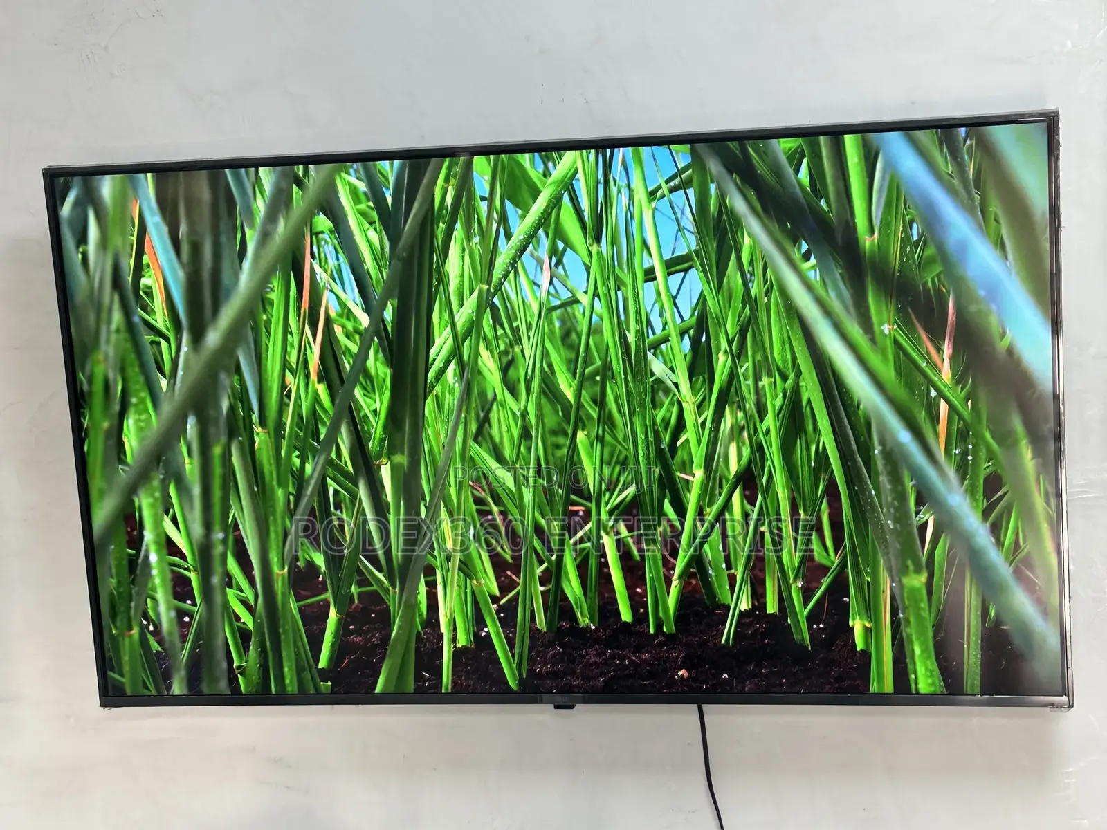 50-inch Lg Uhd Smart Tv Up Model For Sale