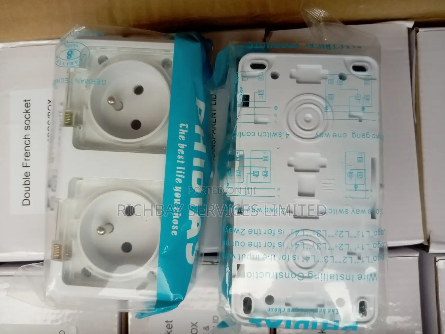 French Type Double Surface Socket 16A 250vac IP54