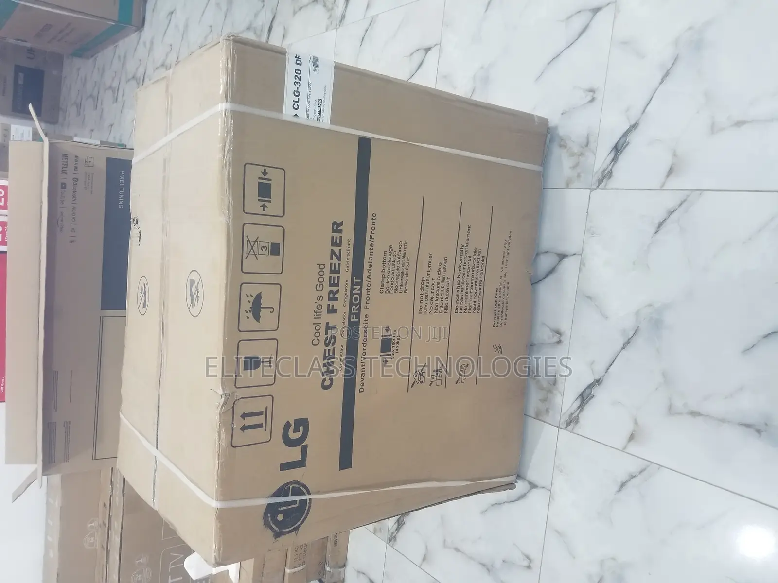 Best Clg320 Chest Freezer 300l.
