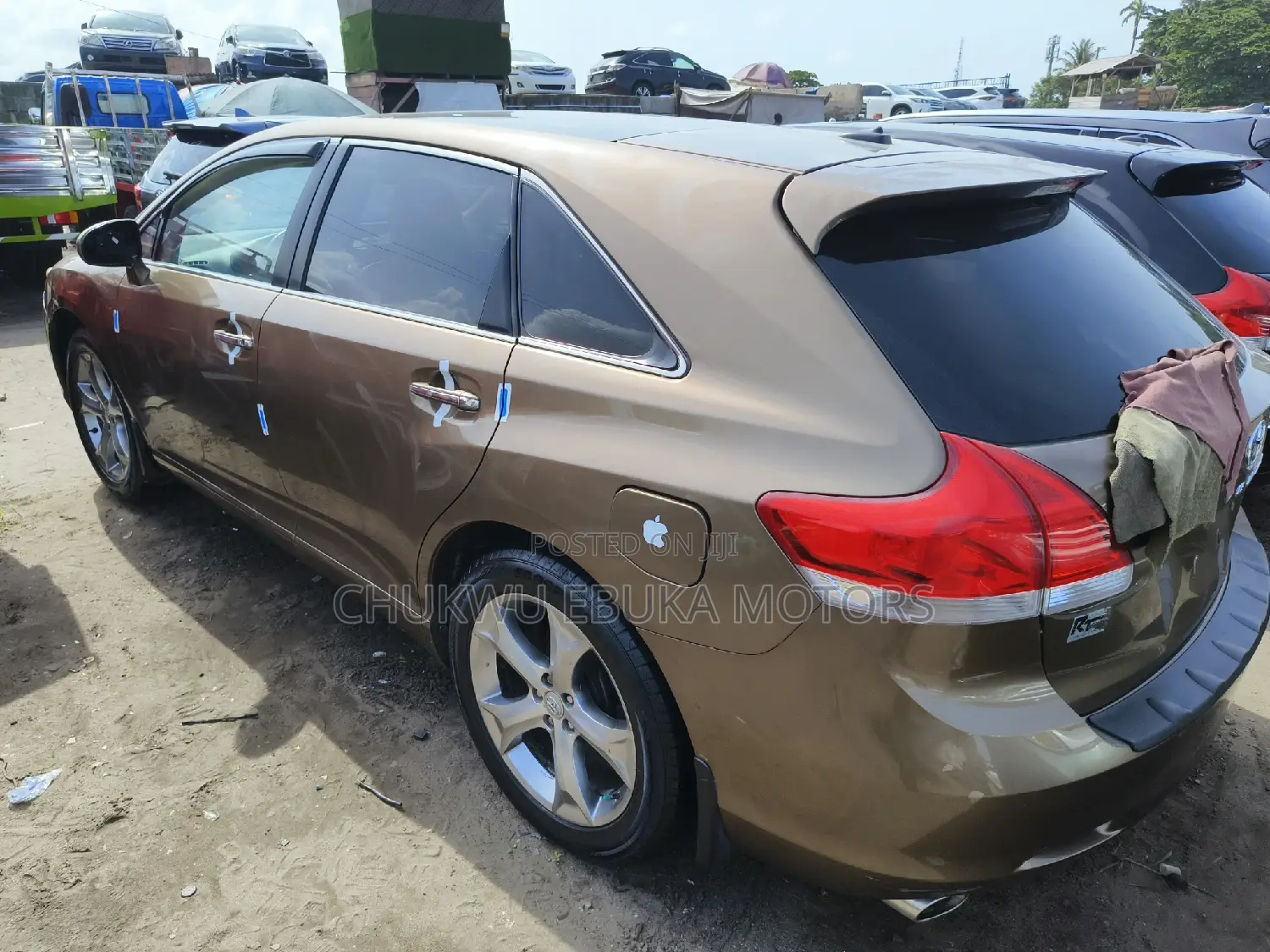 Toyota Venza AWD 2011 Gold