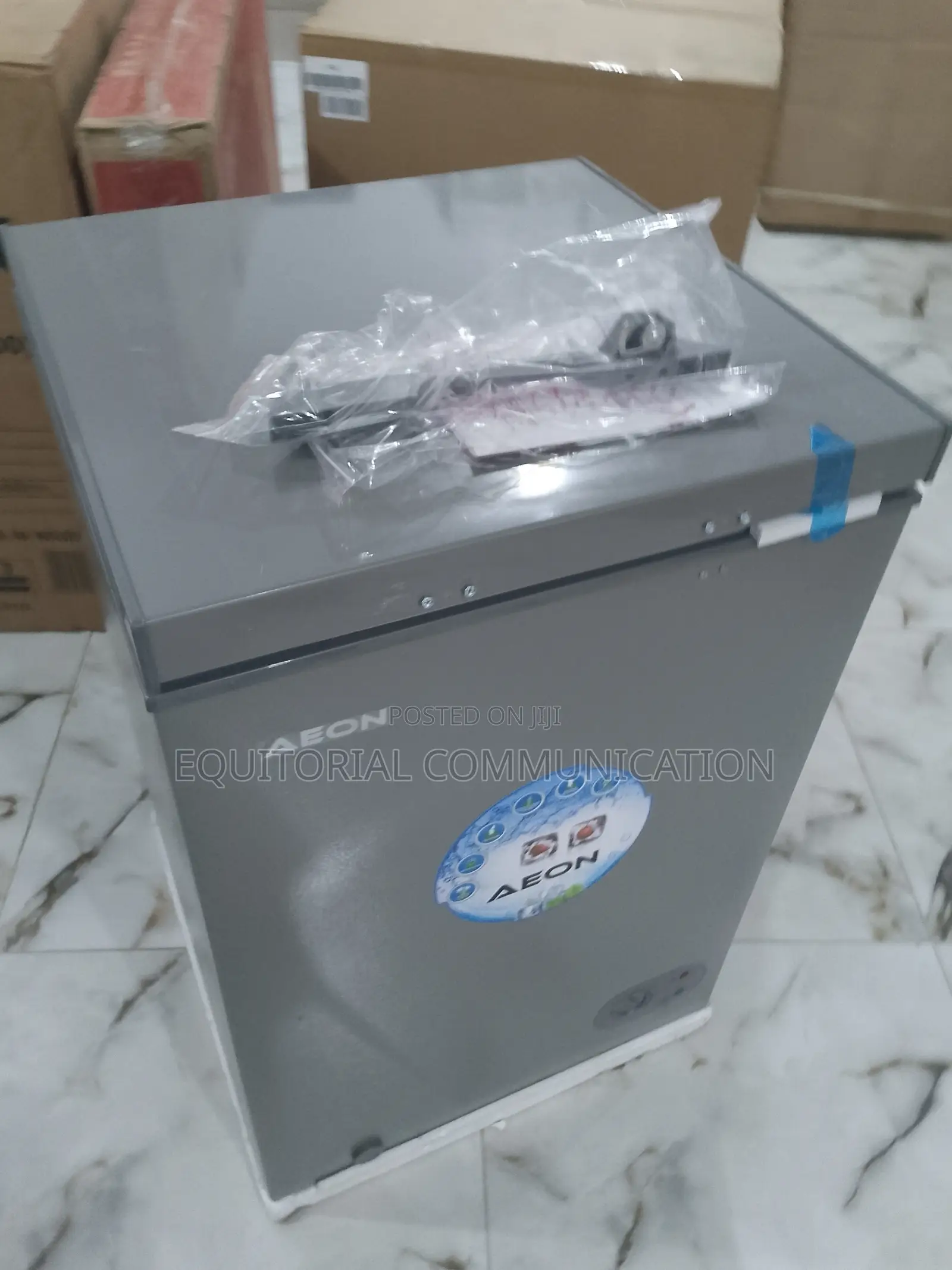 Silver 100lrt Aeon Chest Freezer